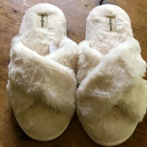New  Dearfoams Memory Slippers